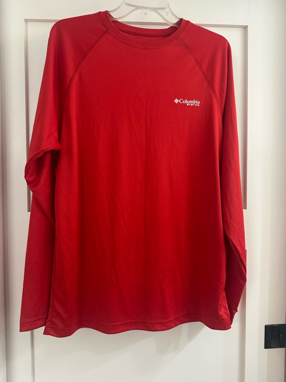 Columbia Red Long-Sleeve Crew Neck Performance Omni-Shade - Men’s